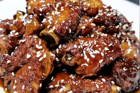 糖醋排骨，千万不要焯水，大厨教几个技巧，酸甜适口、软烂入味视频封面