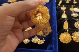 逛一逛印度的珠宝店，里面的黄金首饰比国内的做工要精致的多视频封面