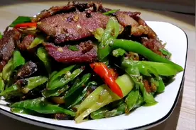 青椒炒腊肉，很多人做不出那味，川菜师傅手把手教你做，步骤详细视频封面