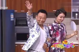 二米粒国色天香，大米粒一出场就被吐槽，这衣服像是要去跳伞视频封面
