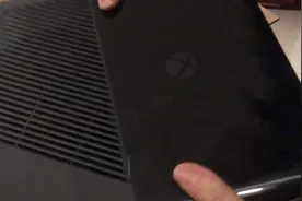 700块收了台E版的Xbox360开箱测机视频