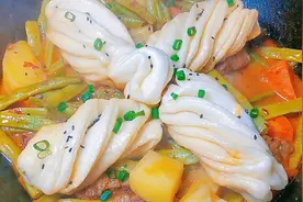 东北一锅出的家常做法，上面再蒸上小花卷，你吃过吗？视频封面