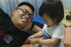 爸爸讲述带娃趣事，果然还是爸爸带娃欢乐多啊视频封面