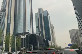 北京丽泽商务金融中心，高楼林立，北京的第二个金融街就是不一样视频封面
