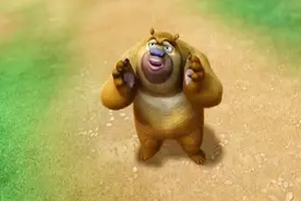 [熊出没搞笑时刻]光头强给吉吉闻他的臭脚视频封面