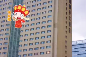 山东泰安，狂风大作，雷电交加，像神话中的“妖怪”出现！视频封面