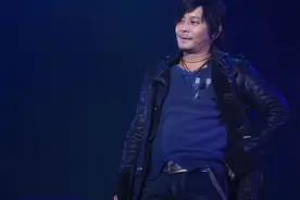王杰2000.12.09 广州天河体育馆演唱会 12年后再唱少年的心视频封面