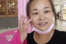 约同学去逛商场，出来又吃又喝的，今天可玩美了，好开心