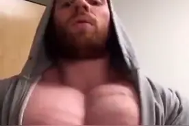 欧美肌肉帅哥，小山峰一样的大胸肌视频封面