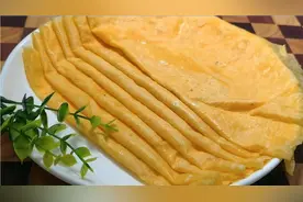 摊蛋皮薄而不破有技巧，详细的配方比例分享给你，全程不放一滴油视频封面