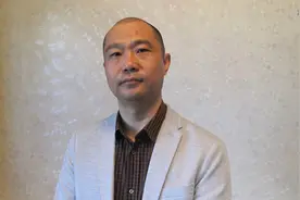 刚刚，在岸人民币兑美元收报6.4733，创业板放量滞涨，什么信号？视频封面