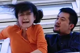 丈夫出差半路回来看妻子，妻子看到丈夫急了！！视频封面