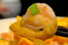 10块钱的虾仁加4个鸡蛋，简单一炒，鲜香滑嫩，营养又好吃视频封面