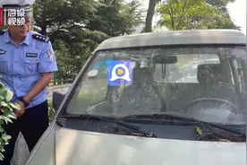 拖！青岛崂山交警清理“僵尸车”还路于民保畅通图片