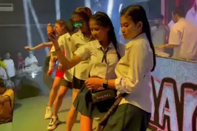 泰国人气现场 酒吧慢摇现场视频封面