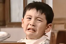笑死！别人都是长大，他竟然是等比例放大！！！视频封面