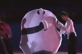 笑不活了，牛三岁玩的好开心，果然他笑了哄好了全世界#羽生结弦视频封面