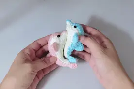 钩织海豚之恋情侣挂件 传说对着海豚诚心祈祷 期待的爱情就会成真