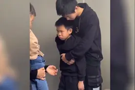 孙悦讲两个弟弟写作，不愧是孙海洋卖房也要供女儿读书的完美诠释视频封面