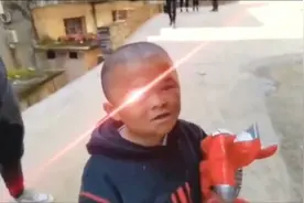 马云：我对钱不感兴趣~~~小马云：我不认识钱视频封面