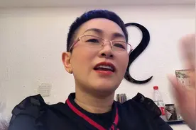 云姐今天给大家分享几个半裙的搭配技巧！祝愿大家都越来越漂亮视频封面