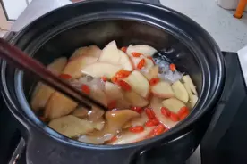 苹果和它一起煮，每天来一碗，赘肉少了，体重降了，脸蛋漂亮了！