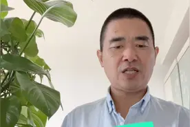 阿姨貌美如花，倾国倾城，小伙儿这样夸，让阿姨拿什么报答你