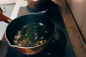 随心做家常菜之虾皮紫菜汤，几分钟就搞定，好喝好做又补钙视频封面