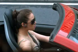 帅小伙坐公交车竟看到了他心动的白富美视频封面