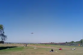 最新实拍，北京首都国际机场，都是大飞机，一架接着一架视频封面