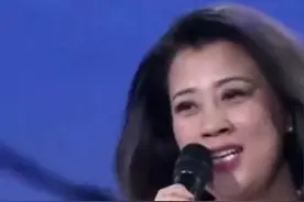 一首《种啥得啥》王洪梅唱出了地道的农村味儿，别有一番韵味