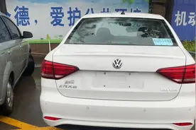 粉丝喜提大众朗逸启航手动风尚版  家用车简单实用 新车6万多怎样视频封面