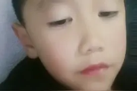 二年级的小学生唱赤伶。视频封面