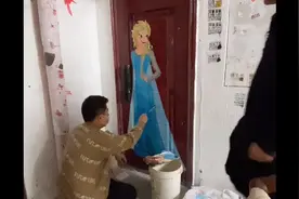 在粉丝门上画个小画