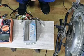 电动车倒车接线方法，很多电动车有倒车功能，但没有接倒车开关！