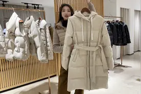 宝姿品牌鹅绒服源头，选用95白鹅绒，看看什么才是鹅绒服天花板？视频封面