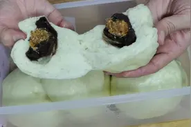 用汤种法和面蒸的包子蓬松暄软，细腻得像吃蛋糕，凉了也不硬视频封面