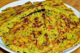 营养美味的南瓜烙做法，清甜鲜香又解馋，少油又健康，孩子超喜欢