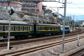 广铁长段SS80241牵引K536次深圳到洛阳京广上行韶关东站三道发车