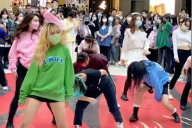 精彩的韩舞随机舞蹈秀，美少女们“群魔乱舞”秀发狂甩，惊艳…视频封面