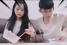 谁说鸡蛋单手捏不爆!? 我今天就来单手把鸡蛋捏个粉碎!视频封面