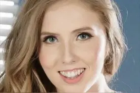 阳光明星写真14.Lena Paul视频封面