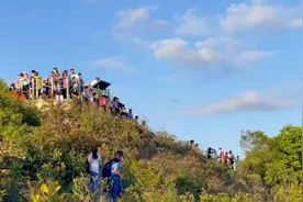 來香港太平山頂，一定要到與他為邻的山峰西高山，無限風景等你來视频封面