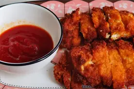 外边又酥又脆的大鸡排，原来是这样做出来的，想吃在家就能做