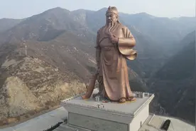 航拍山西运城投资2亿的关公铜像，屹立条山之巅高80米，伟岸壮观视频封面