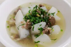 （牛腩炖萝卜）肉质软烂，清香滋补，无腥味，简单易学要收藏