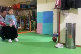 把豆豆送给张老师吧，看见张老师就走的好，看不见就乱走～视频封面