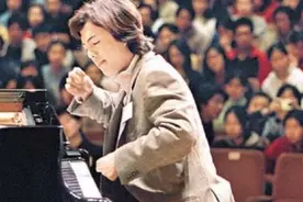 川音处理“李云迪事件”的速度，惹争议：被复旦开除的博士不冤视频封面