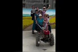 从1968年起十年间共有1600万知识青年上山下乡接受贫下中农再教育视频封面