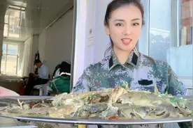 40元买了十斤野生大鱼，老妈用传统做法炖了大半锅，鲜嫩可口肥美